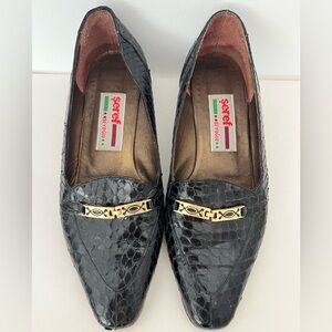 EUC Vintage Women’s Size 8 Black Crocodile Leather w/Gold tone Chain Dress Shoes